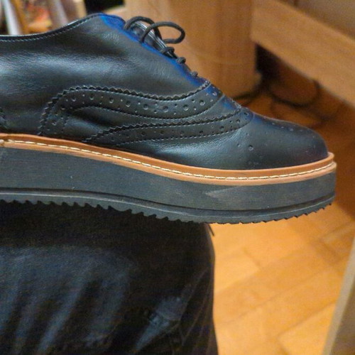 Estil leather shoes black with brown size 39 like new, Oxford style