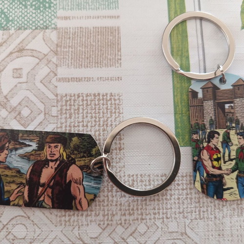 Keychains pack of 2 with Mark, Blek, Zagor, Mickey, new