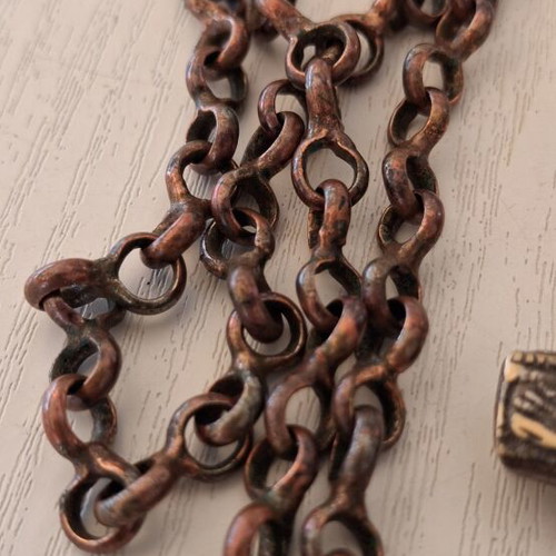 Cross pendant with octagonal chain, Artekko