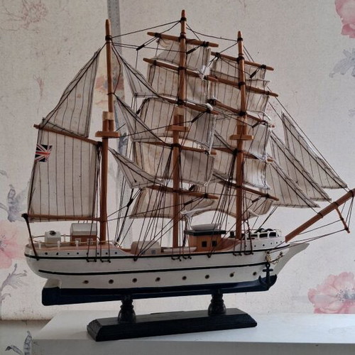 Handmade wooden ship like new, size 47x40