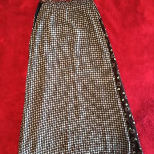 Trafaluc skirt like new with unique patterns, size XS-S, brown and green