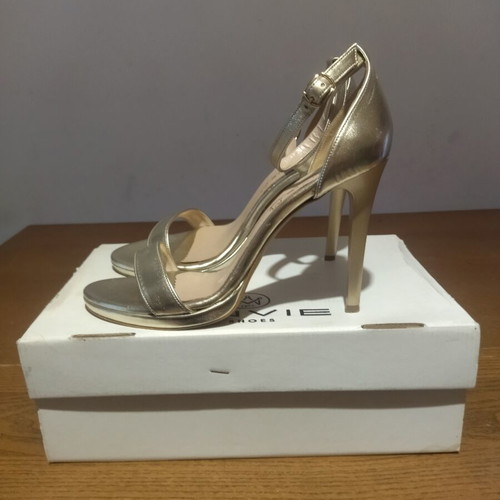 Envie Shoes women's gold sandals size 39, 10cm heel like new