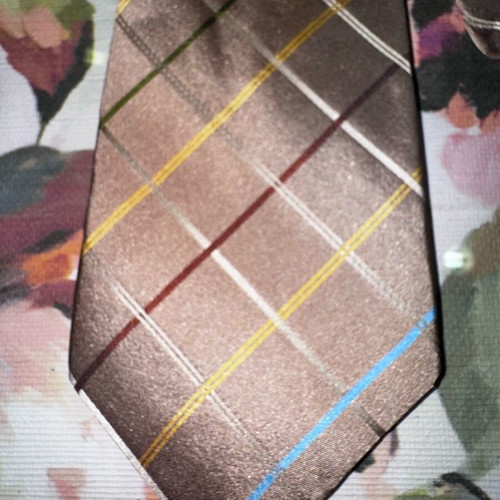 Tie in excellent condition