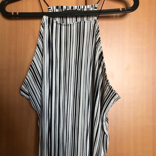 Bershka women's crop top like new, size S