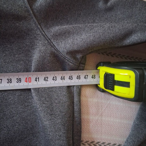 Under Armour sweatshirt like new, gray, for 10-12 years