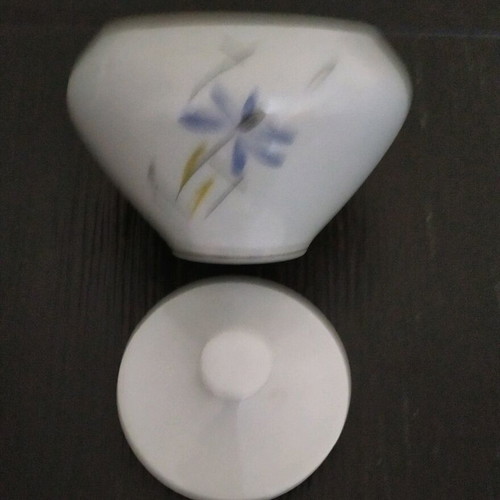 Porcelain sugar bowl like new with floral design