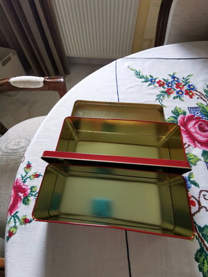 Collectible cookie tins new