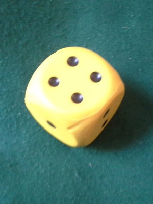 Large dice used 5 centimeters