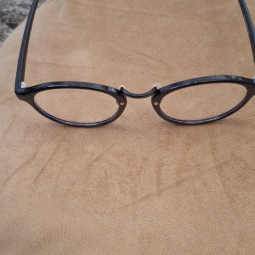 Glasses without prescription, like new, black