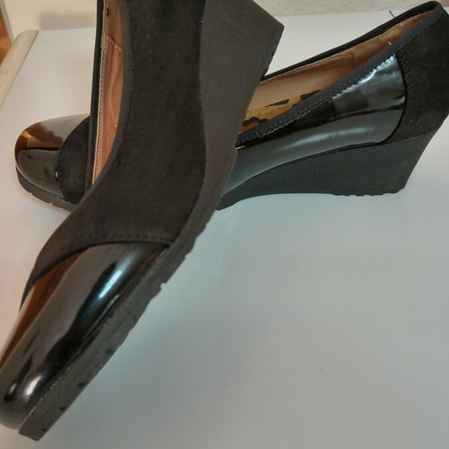 Plato women's platform shoes new, black patent with castor