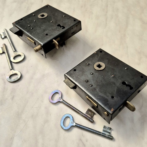 Vintage door locks used, set of 2 with keys