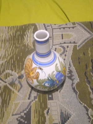 Vase like new with painted designs