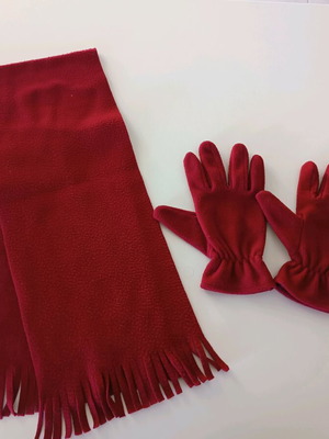 Σετ κασκόλ και γάντια κόκκινα σαν καινούργια