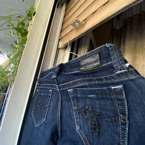 Guess jeans XS dark blue like new with beautiful details