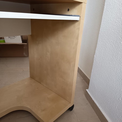 Computer desk used with minor wear, dimensions 50x77x77 cm