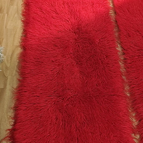 Wool flokati rugs like new, set of 2, red color