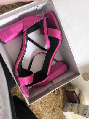 Fuchsia satin sandals with block heel, size 39