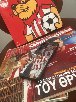 Top red and white pack like new, authentic