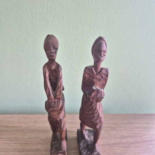 Wooden decorative figures set like new