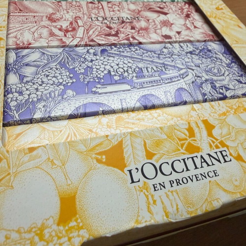 L'Occitane Festive Crackers Collection bath and body set new