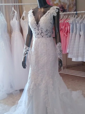 Wedding dress new, ivory, size medium, for tall 168-174 cm