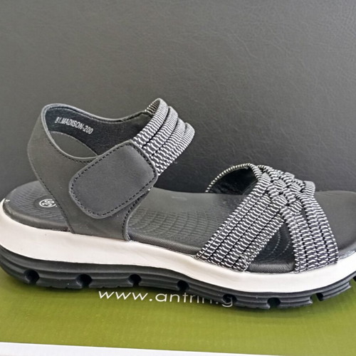 Antrin platform sandals new, low platform and soft sole, black