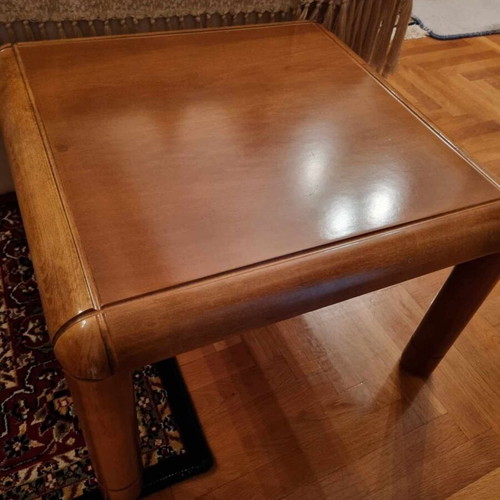 Coffee tables like new, set of two