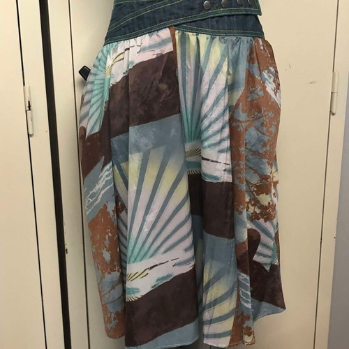 CUSTO skirt like new, colorful, size 42 M/L