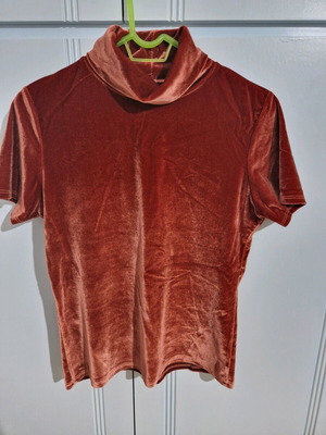 Velvet blouse like new, orange, high neck and short sleeve, size M
