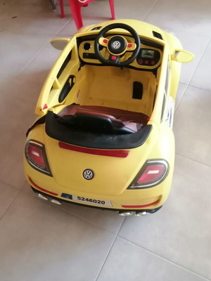 Electric toy car like new, battery replacement needed