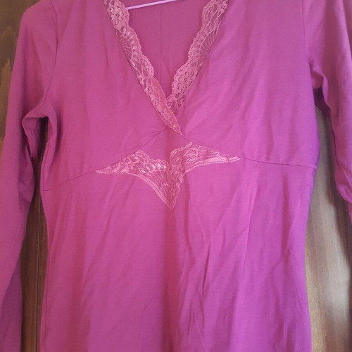 Magenta blouse like new, size M, viscose
