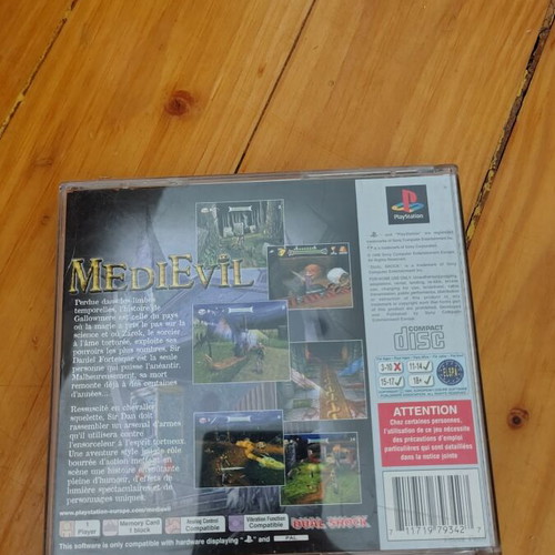 Medievil PlayStation PS1 game used, complete with manual