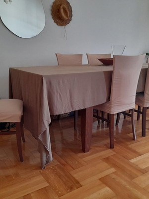 Solid Walnut Dining Set with 6 Chairs like new, extendable