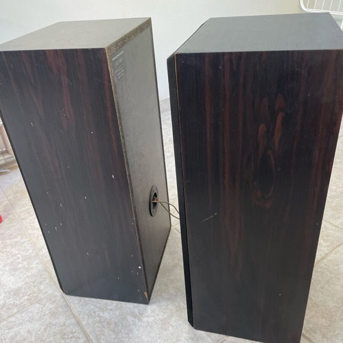 Marantz HD460 speakers used