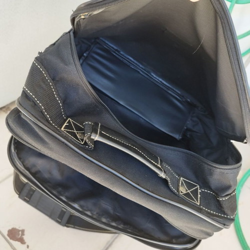 Briefcase bag like new, black
