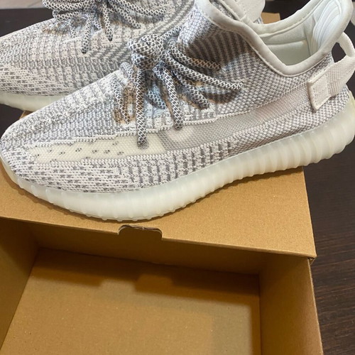 Yeezy Boost 350 V2 Static sneaker new, size 39 1/3