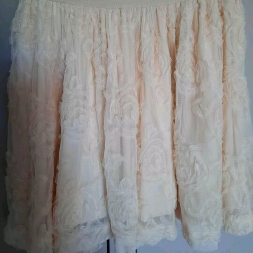 Lace skirt like new, size S
