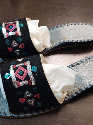 Vintage embroidered shoes size 37 like new