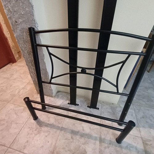 Iron single bed with mattress like new, black