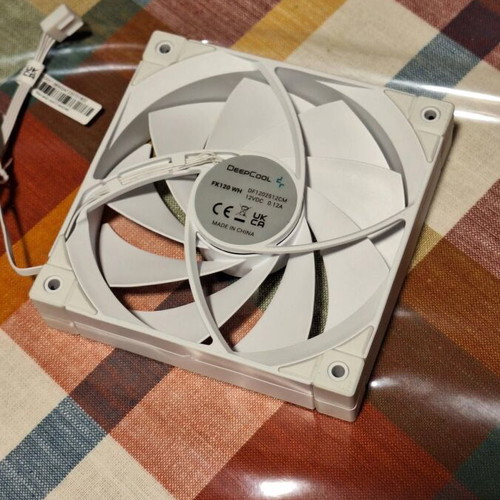 Deepcool FK120 White Case Fan new with 4-Pin PWM connection