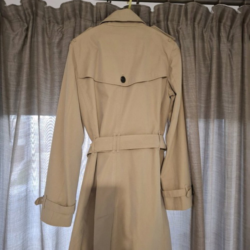 Burberry women's beige trench coat, size 40 Italian, 6 USA