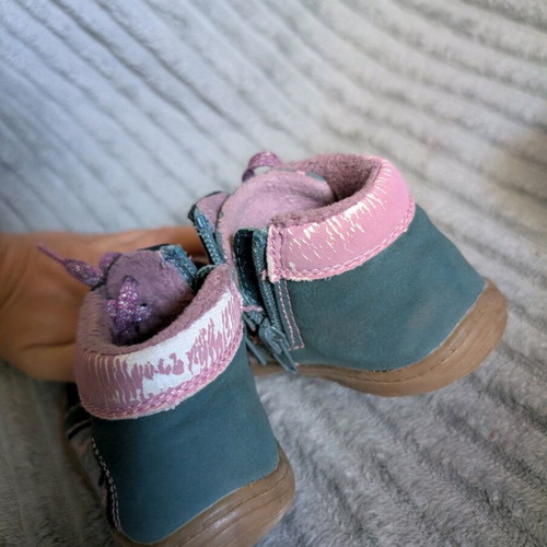 Kids barefoot boots used, size 24-25