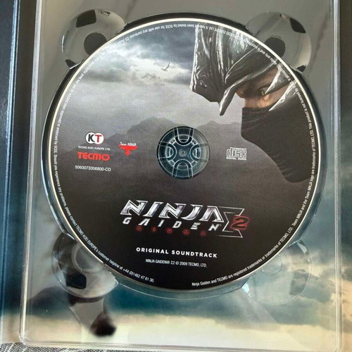Ninja Gaiden Sigma 2 Collector's Edition like new with artbook and official soundtrack