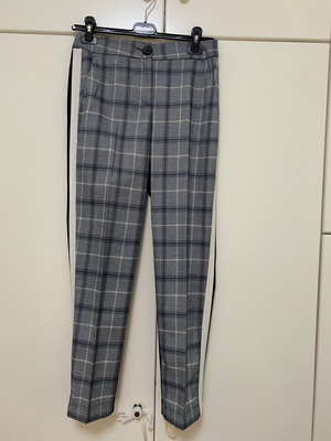 Belinda pants like new, size M, black and grey