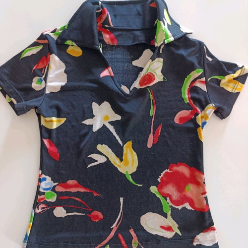 Printed blouse short sleeve Medium elastic, like new condition