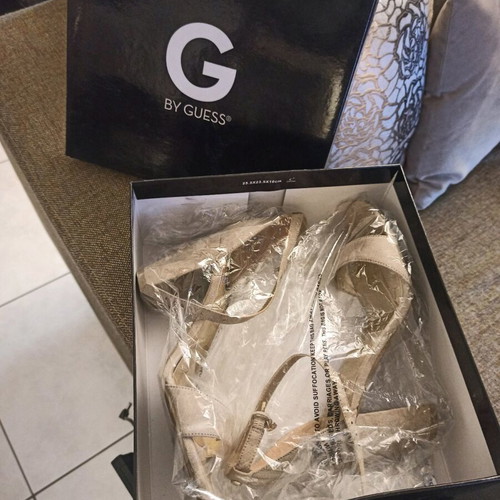 Guess sandals new, size 39.5-40, beige with square heel