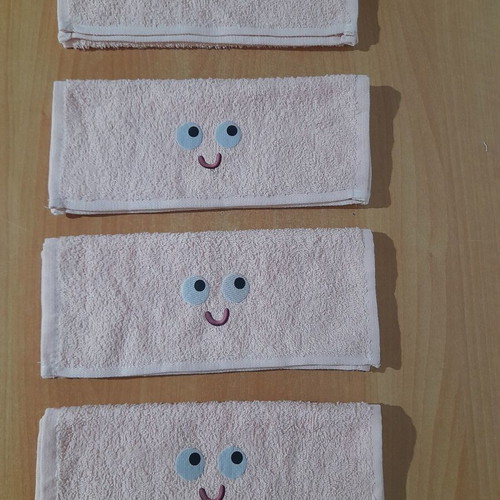 Hand Towels pack of 4, pink, 500 gsm, 100% cotton, new