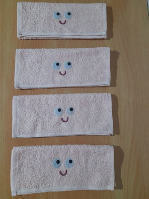 Hand Towels pack of 4, pink, 500 gsm, 100% cotton, new