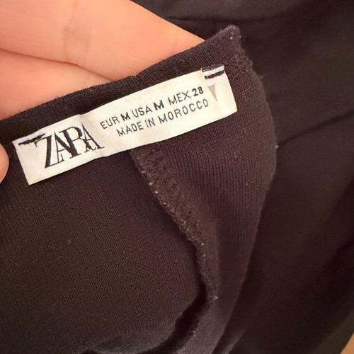 Black mini dress Zara like new, size M, elastic