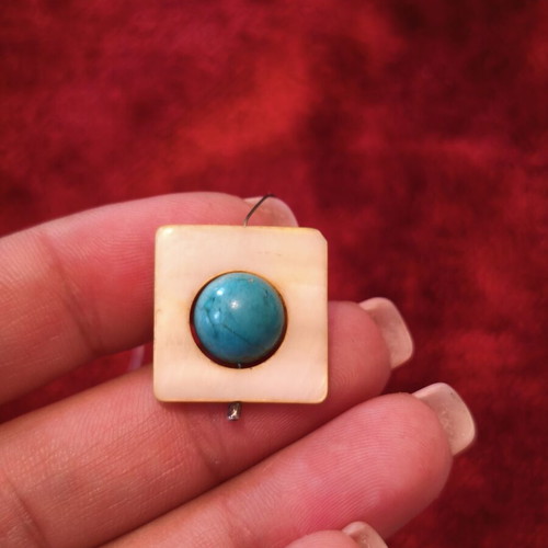 Vintage earrings with mother of pearl and turquoise stone, used